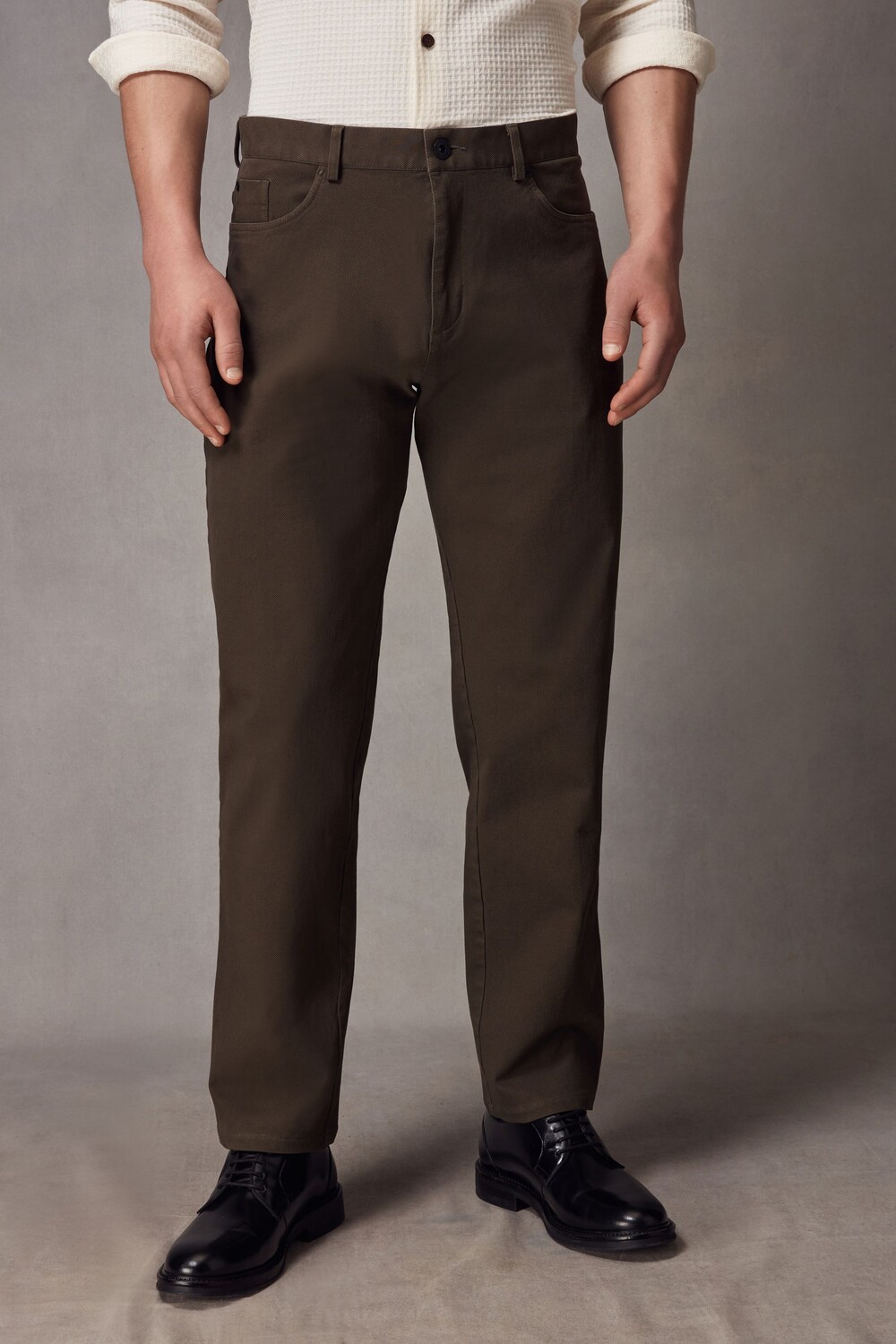 Текстурированные элегантные брюки чинос с эластичной отделкой Next, зеленый
Текстурированные элегантные брюки чинос с эластичной отделкой Next, зеленый