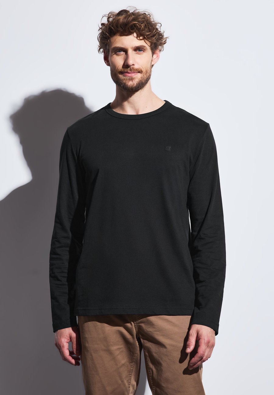 Топ Street One MEN Long sleeved top, Schwarz/Black
Топ Street One MEN Long sleeved top, Schwarz/Black