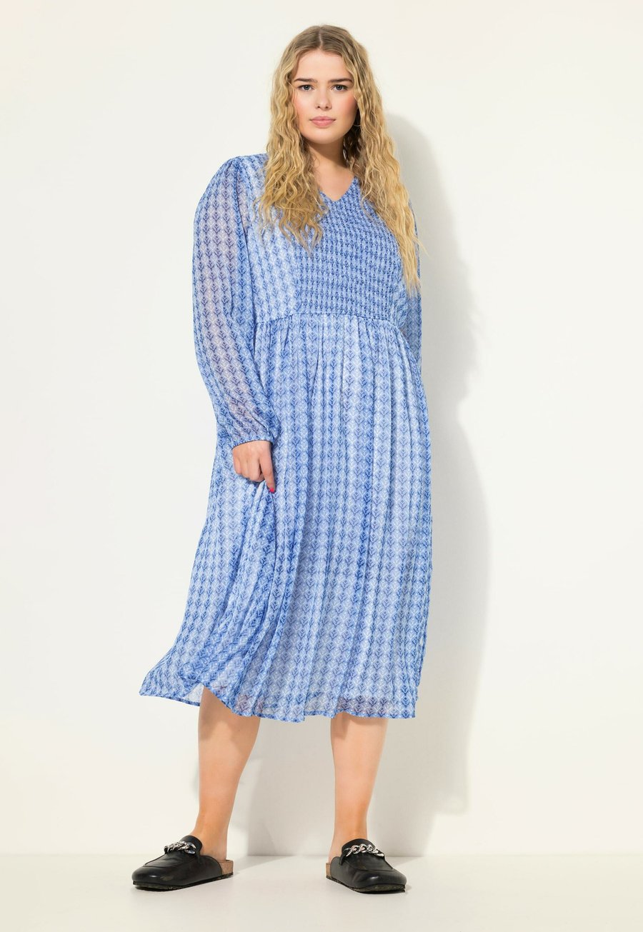 Платье Studio Untold SMOCKED PANEL PRINTED, Blue Denim
Платье Studio Untold SMOCKED PANEL PRINTED, Blue Denim