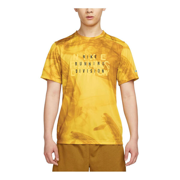 Футболка Nike Dri-FIT Run Division Rise 365 T-Shirt 'Yellow', желтый
Футболка Nike Dri-FIT Run Division Rise 365 T-Shirt 'Yellow', желтый