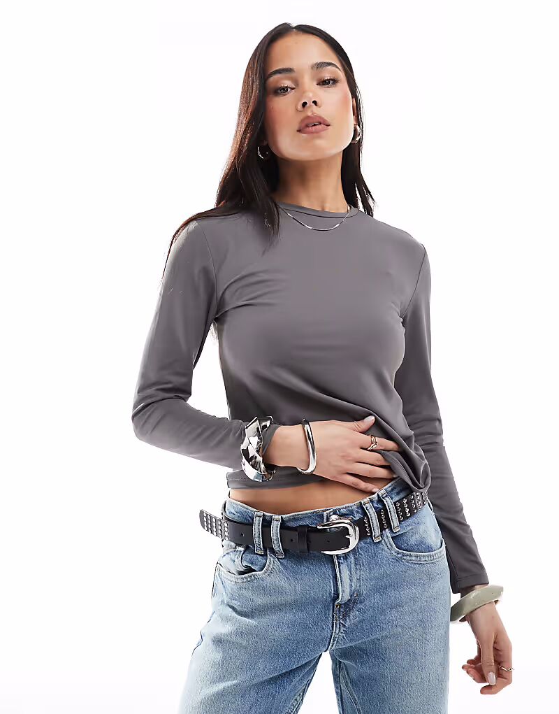 ONLY бесшовный топ с длинными рукавами темно-серого цвета
ONLY бесшовный топ с длинными рукавами темно-серого цвета