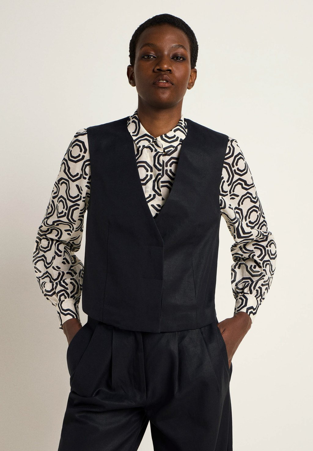 Жилет LANIUS, черный
Жилет LANIUS, черный