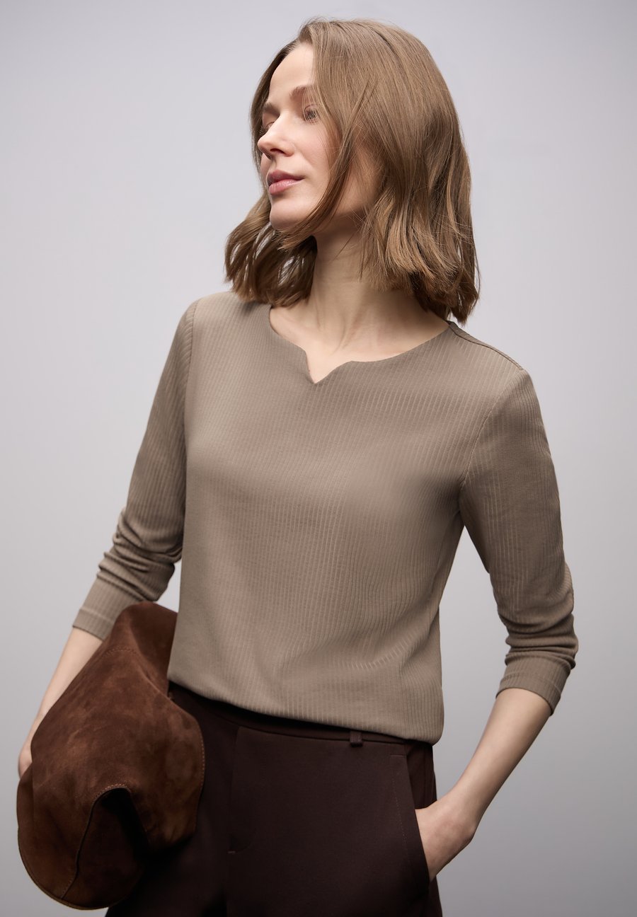Топ Street One Long sleeved top, Braun/Light Brown
Топ Street One Long sleeved top, Braun/Light Brown