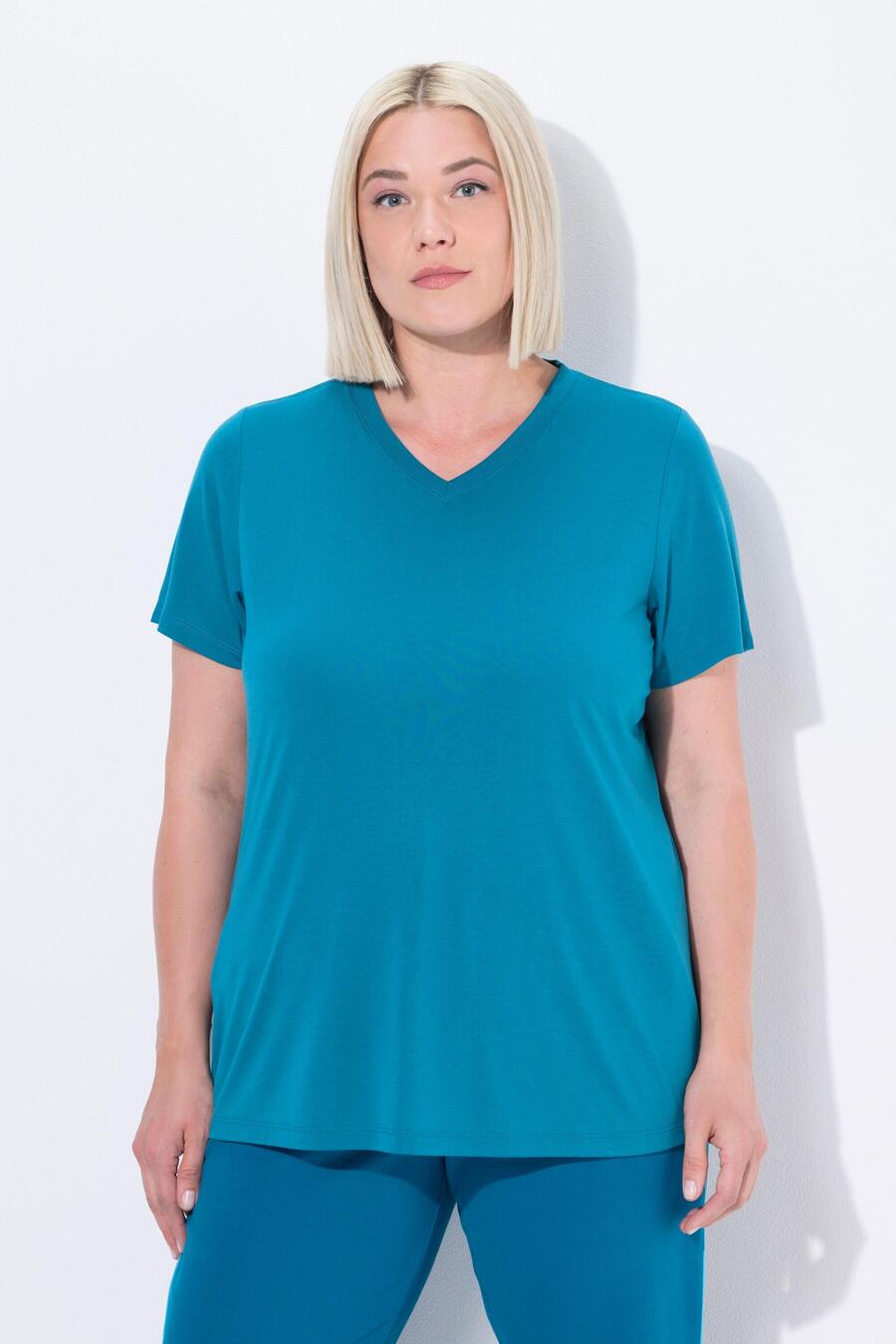 ULLA POPKEN Женская функциональная рубашка антибактериальная с V-образным вырезом и коротким рукавом
ULLA POPKEN Женская функциональная рубашка антибактериальная с V-образным вырезом и коротким рукавом