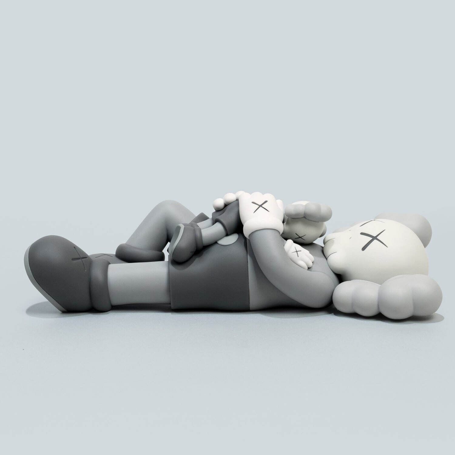Виниловая фигурка Kaws Holiday Singapore, серый
Виниловая фигурка Kaws Holiday Singapore, серый