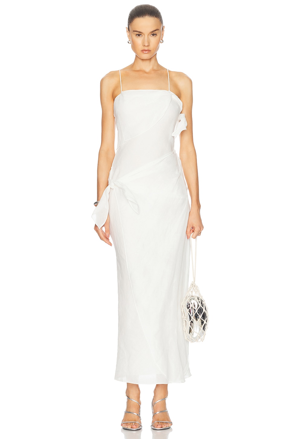 Платье миди Rosalia с запахом SIR., слоновая кость
Платье миди Rosalia с запахом SIR., слоновая кость