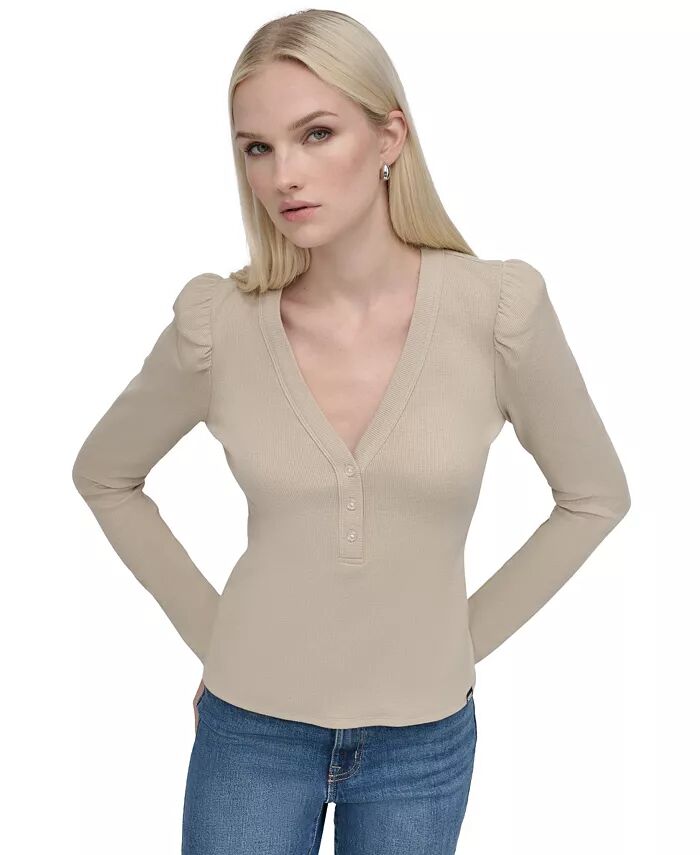 Женский топ с V-образным вырезом и сборками на плечах DKNY Jeans, коричневый/бежевый
Женский топ с V-образным вырезом и сборками на плечах DKNY Jeans, коричневый/бежевый