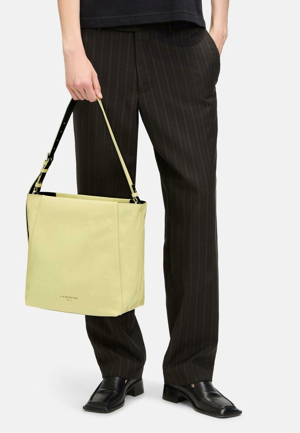 Сумочка GERÄUMIGE Liebeskind Berlin, светло-зеленый
Сумочка GERÄUMIGE Liebeskind Berlin, светло-зеленый