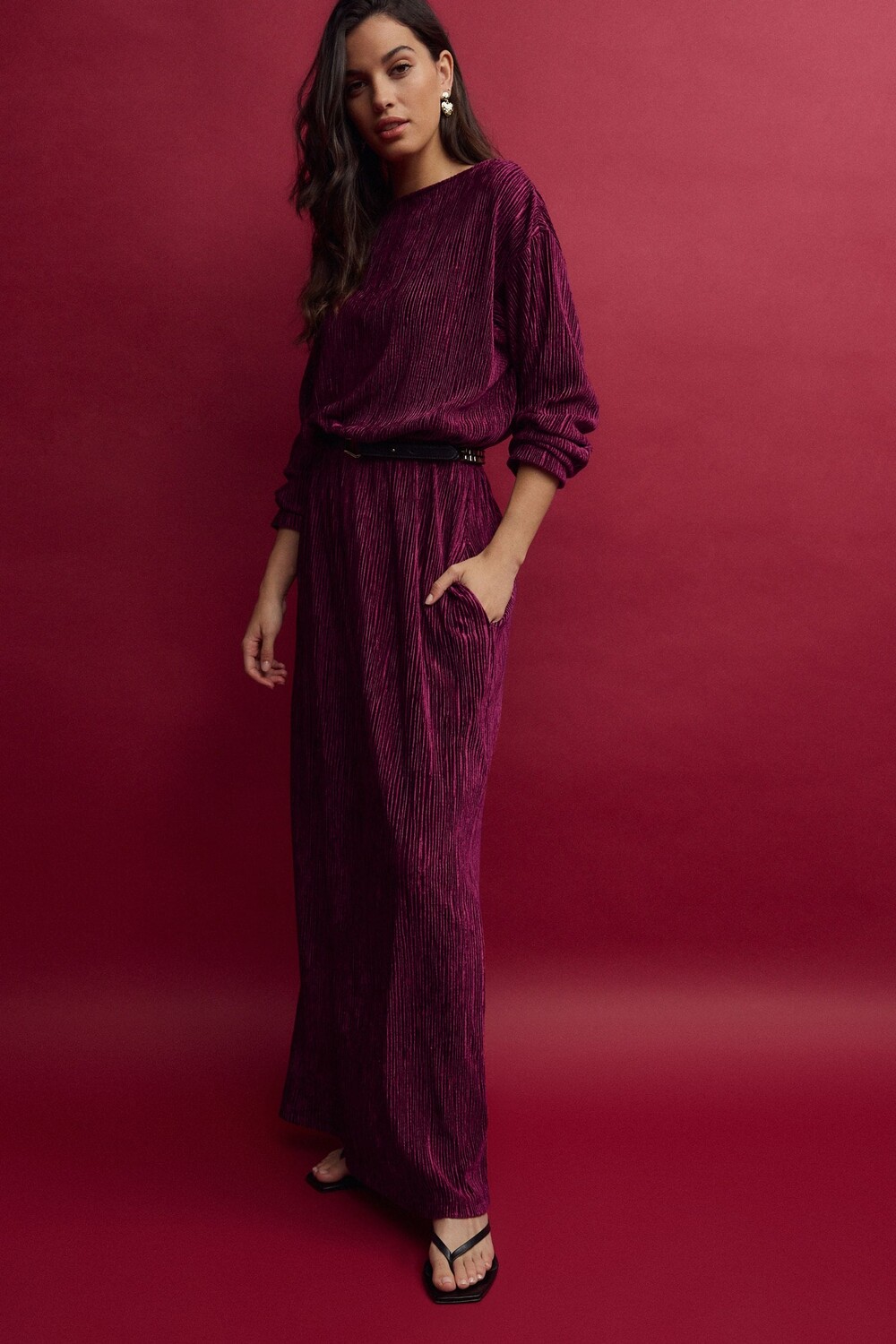 Длинное бархатное платье макси с длинными рукавами Next, красный
Длинное бархатное платье макси с длинными рукавами Next, красный