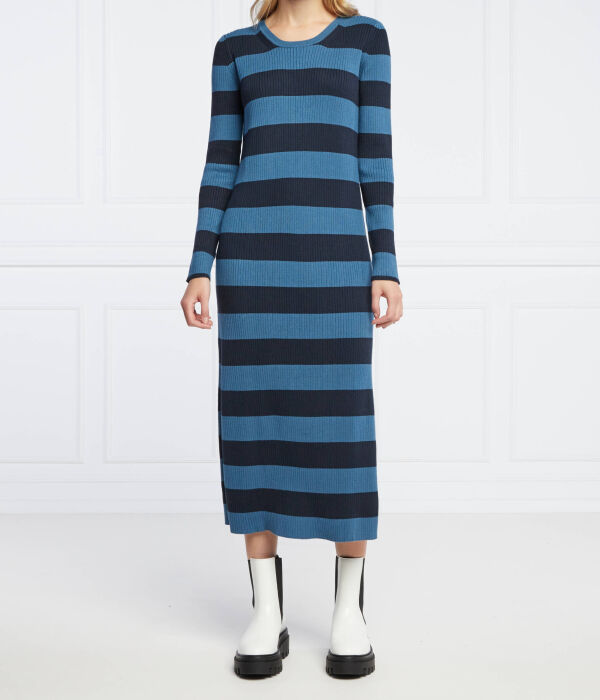 Вязаное платье Pepe Jeans London, синий
Вязаное платье Pepe Jeans London, синий