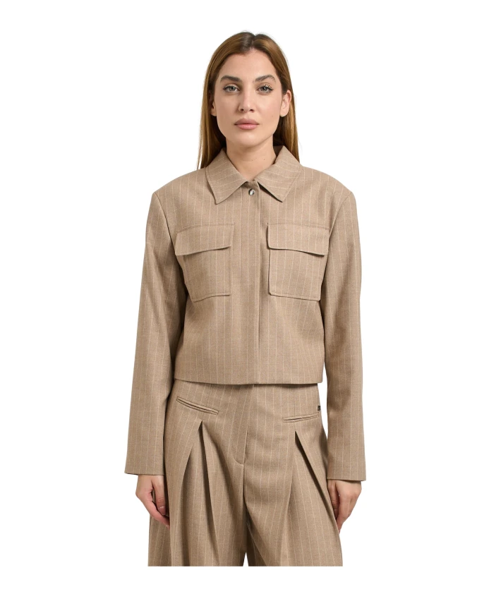 Бежевый пиджак в тонкую полоску с красной линией Hugo, бежевый
Бежевый пиджак в тонкую полоску с красной линией Hugo, бежевый