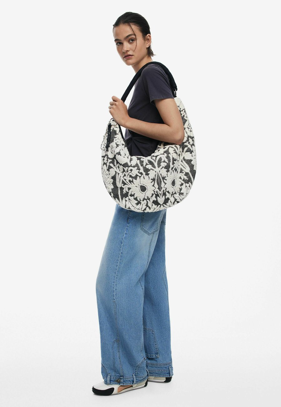 Сумка Desigual Handbag, Black
Сумка Desigual Handbag, Black