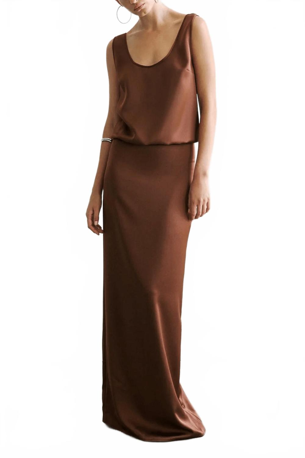 Хильда Макси-платье с U-образным вырезом в коричневом цвете ILA 
Хильда Макси-платье с U-образным вырезом в коричневом цвете ILA