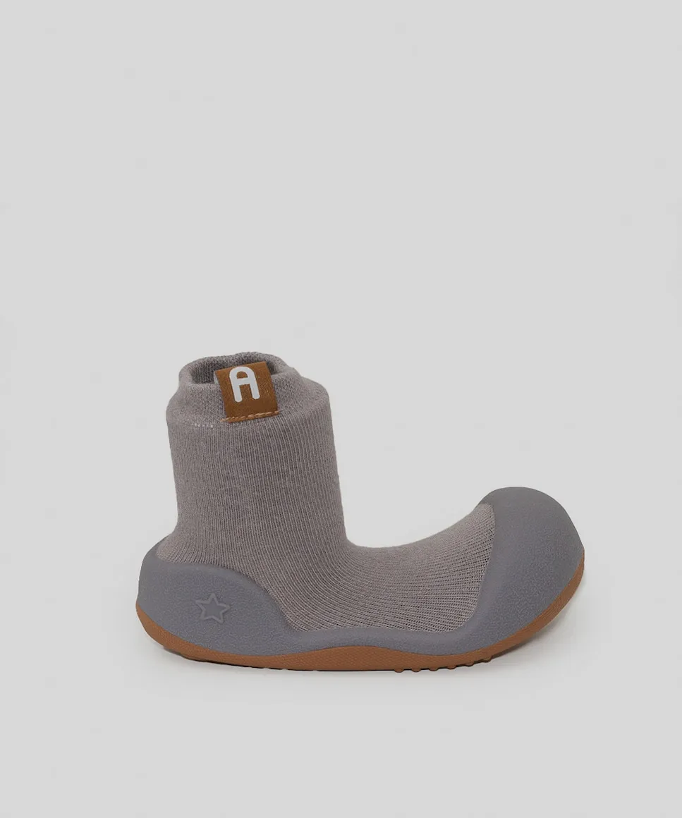 Серые детские носочки из хлопка с двухцветной подошвой Attipas
Серые детские носочки из хлопка с двухцветной подошвой Attipas