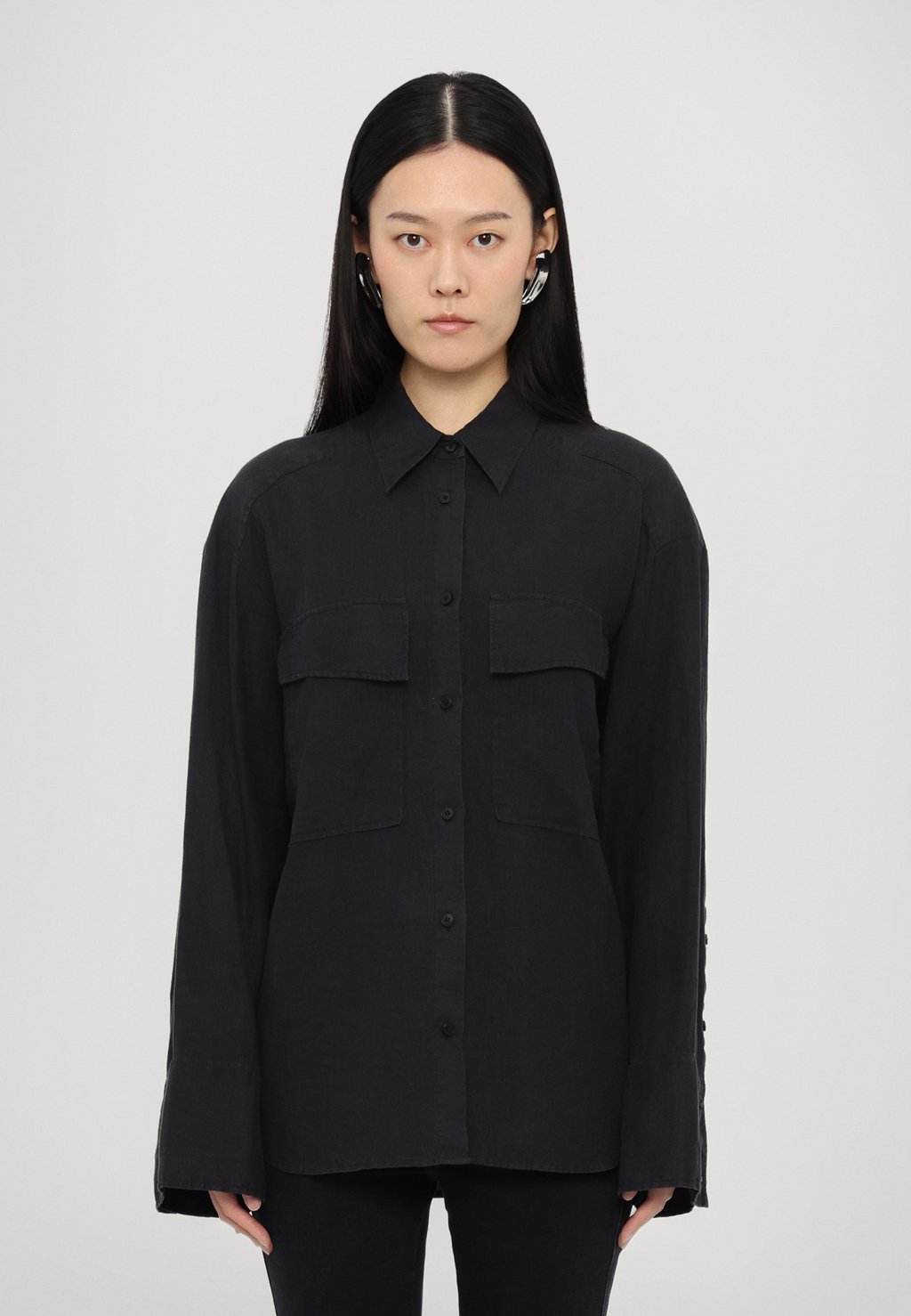 Блузка на пуговицах UTILITY SHIRT CLOSED, деним
Блузка на пуговицах UTILITY SHIRT CLOSED, деним