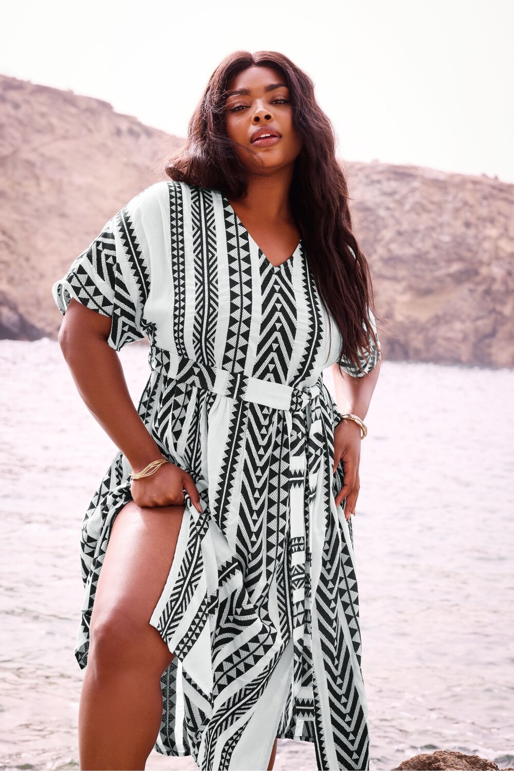 Платье макси с вышивкой Yours, черный
Платье макси с вышивкой Yours, черный