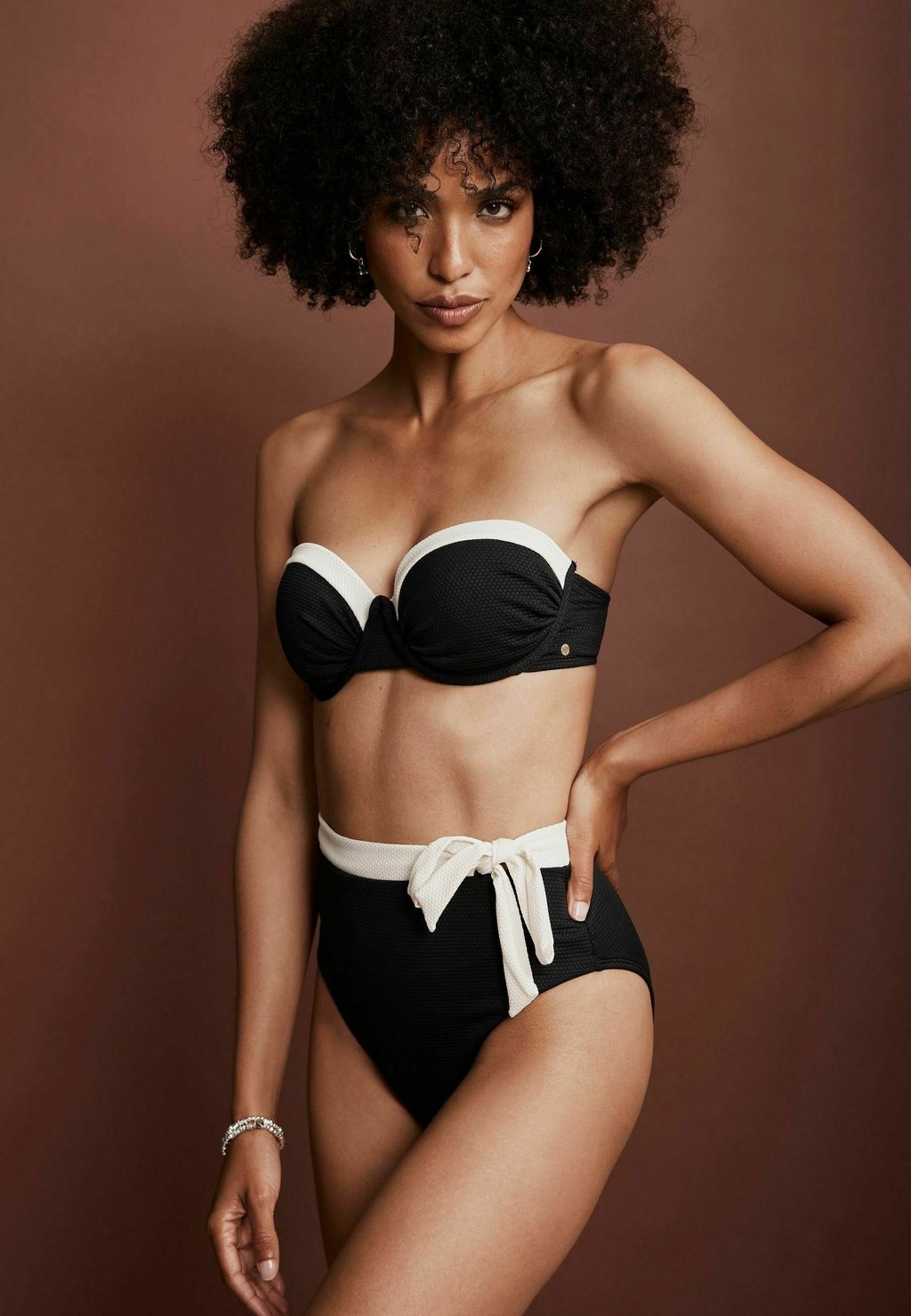 Низ бикини TIE DETAIL Mint Velvet, черный
Низ бикини TIE DETAIL Mint Velvet, черный