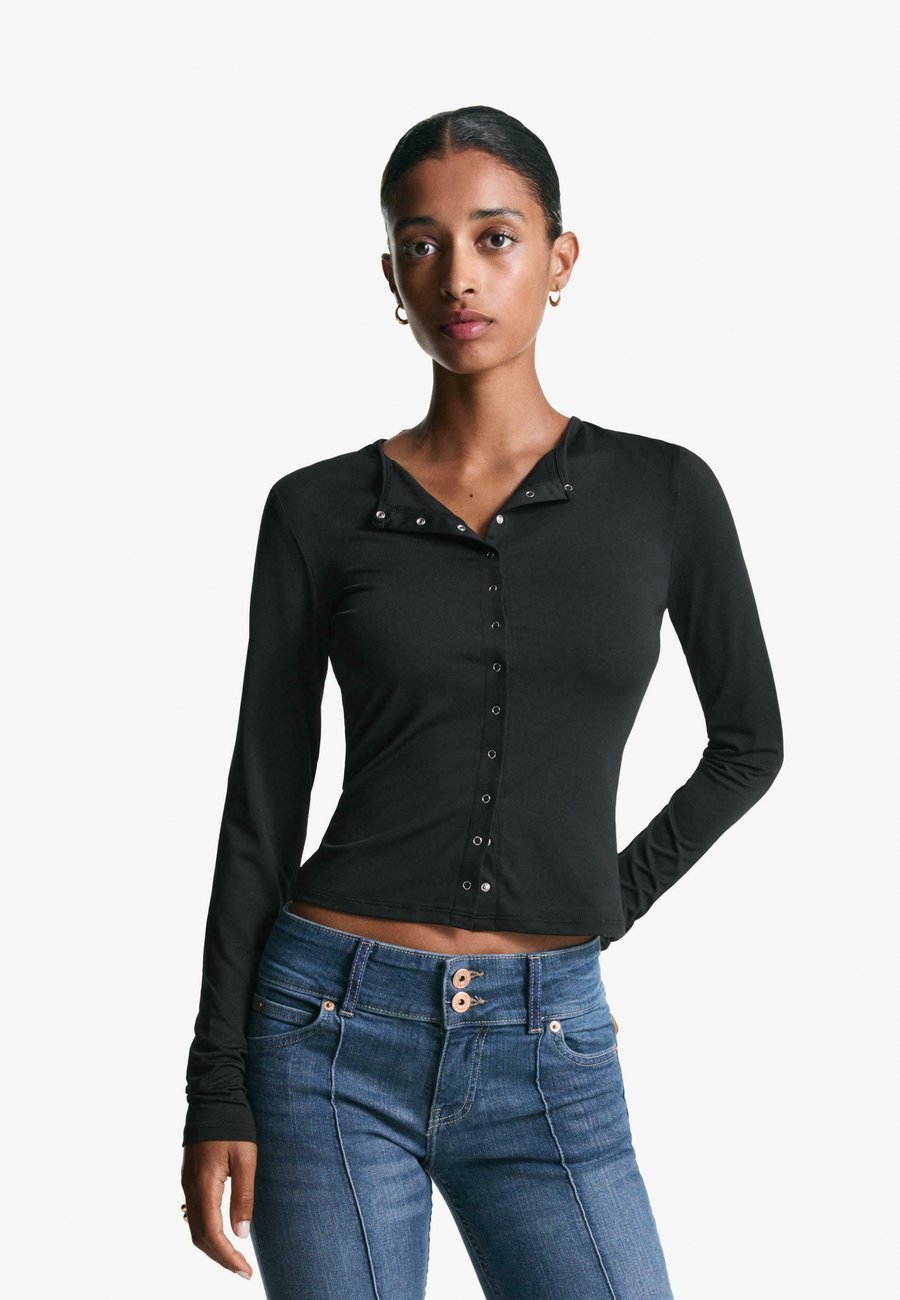 Блуза Bershka Blouse, Black
Блуза Bershka Blouse, Black