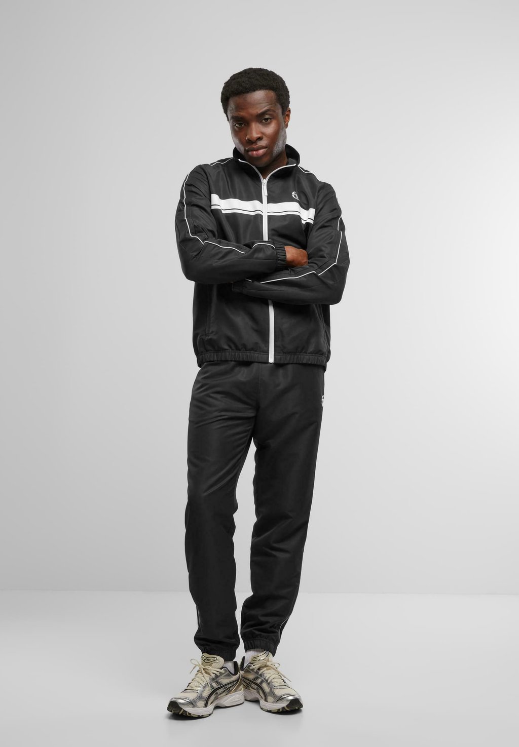 Спортивный костюм AGAVE SET Sergio Tacchini, черный
Спортивный костюм AGAVE SET Sergio Tacchini, черный