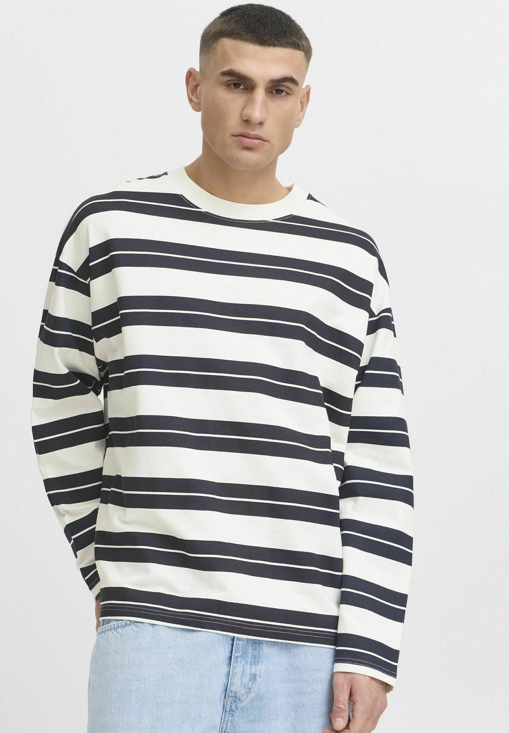 Толстовка PEACE Solid, белый
Толстовка PEACE Solid, белый