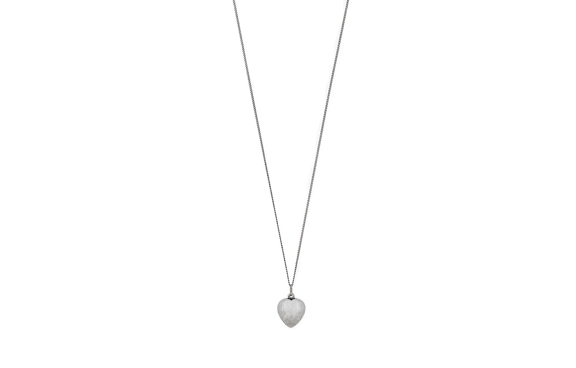 Кулон в виде сердца на изогнутой цепочке SAINT LAURENT, серебро
Кулон в виде сердца на изогнутой цепочке SAINT LAURENT, серебро