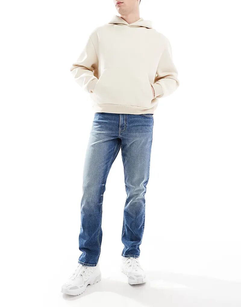 Узкие джинсы средней степени стертости ASOS DESIGN
Узкие джинсы средней степени стертости ASOS DESIGN