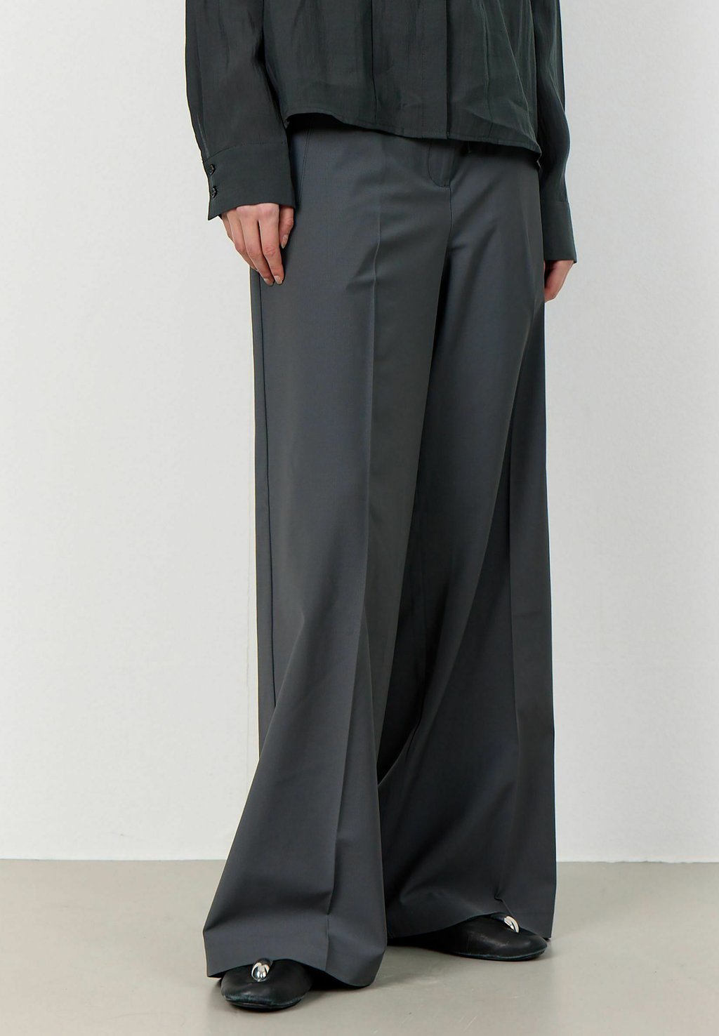 Брюки Levete Room, черный
Брюки Levete Room, черный