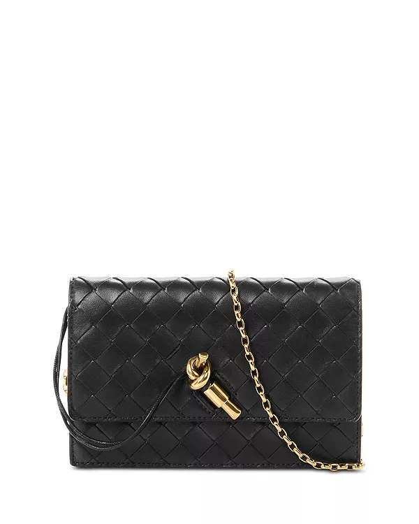 Кошелек Andiamo на цепочке Bottega Veneta, черный
Кошелек Andiamo на цепочке Bottega Veneta, черный