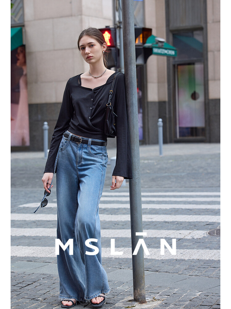 Рубашка Mslan с квадратным воротником, черный
Рубашка Mslan с квадратным воротником, черный