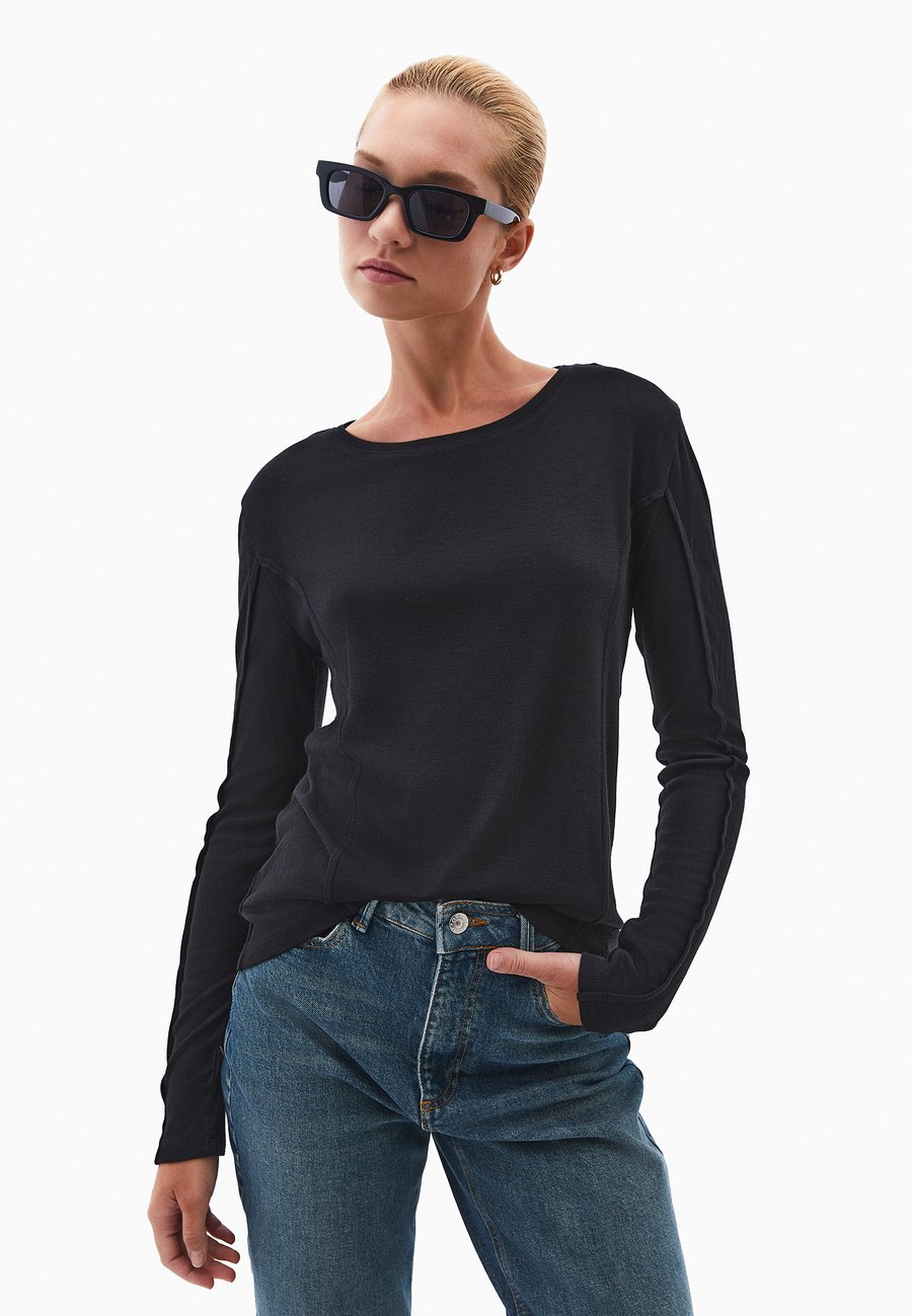 Топ OXXO CREW NECK SLIM FIT, Black
Топ OXXO CREW NECK SLIM FIT, Black