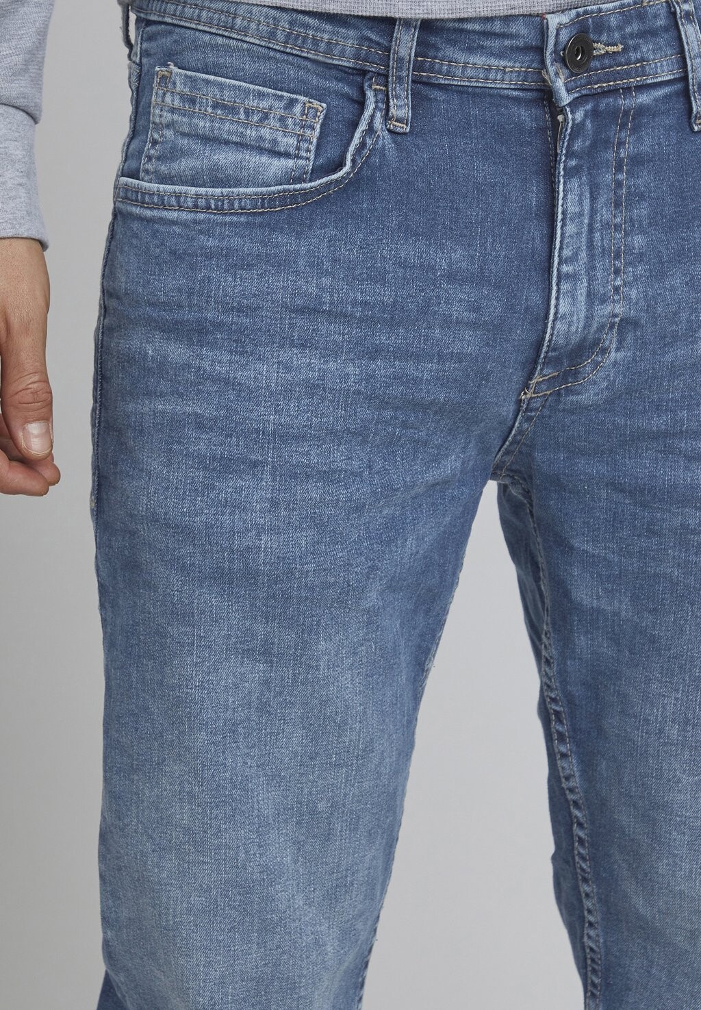 Джинсы зауженного кроя Bhjet Fit Blend, деним среднего синего цвета
Джинсы зауженного кроя Bhjet Fit Blend, деним среднего синего цвета