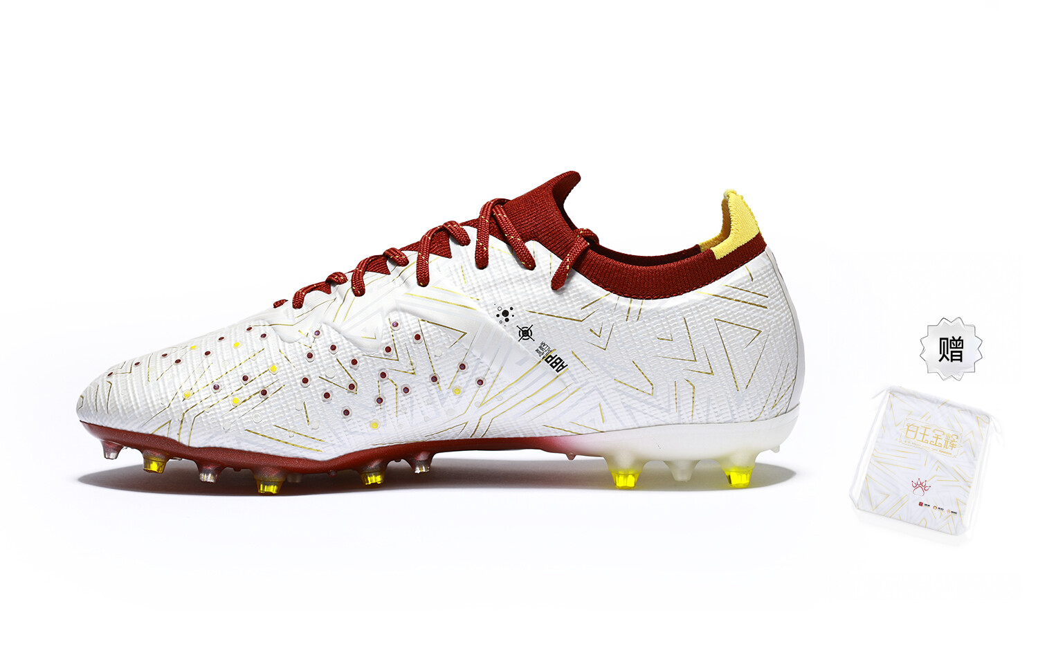 Футбольные бутсы унисекс с низким верхом белые Kelme
Футбольные бутсы унисекс с низким верхом белые Kelme