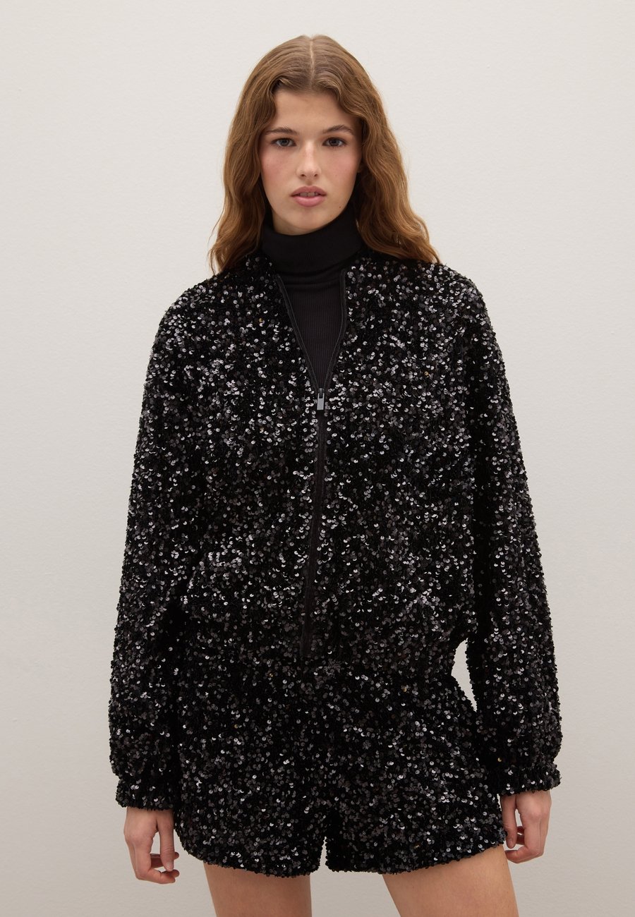 Кардиган PIOMBO WITH ZIP AND SEQUINS, Gunmetal
Кардиган PIOMBO WITH ZIP AND SEQUINS, Gunmetal
