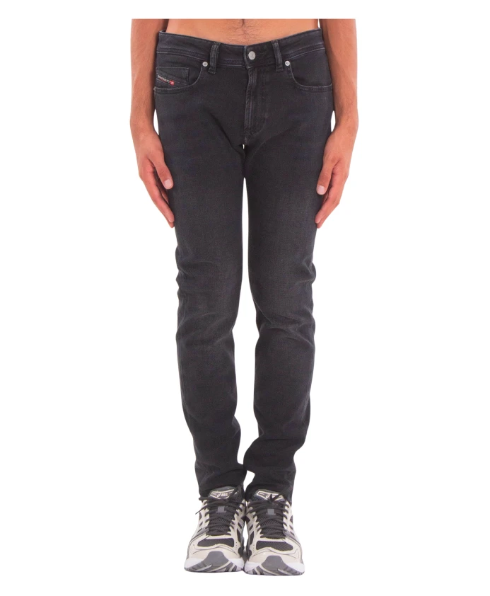 1979 узкие джинсы Sleenker Diesel, черный
1979 узкие джинсы Sleenker Diesel, черный