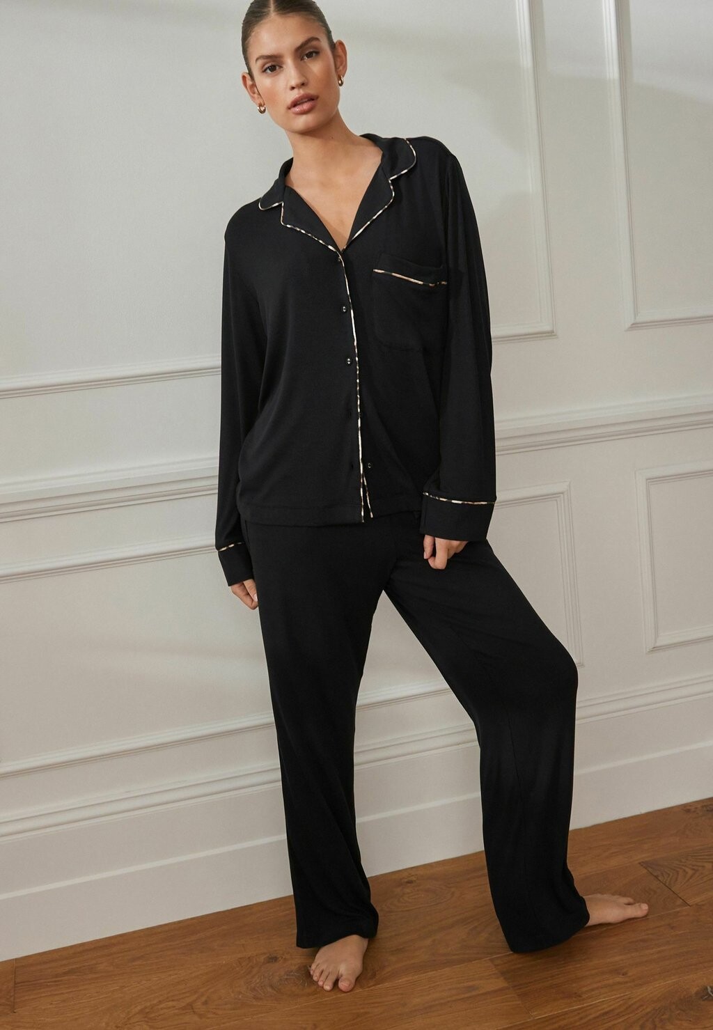 Пижамный комплект Button Through Regular Fit Set Next, черный
Пижамный комплект Button Through Regular Fit Set Next, черный