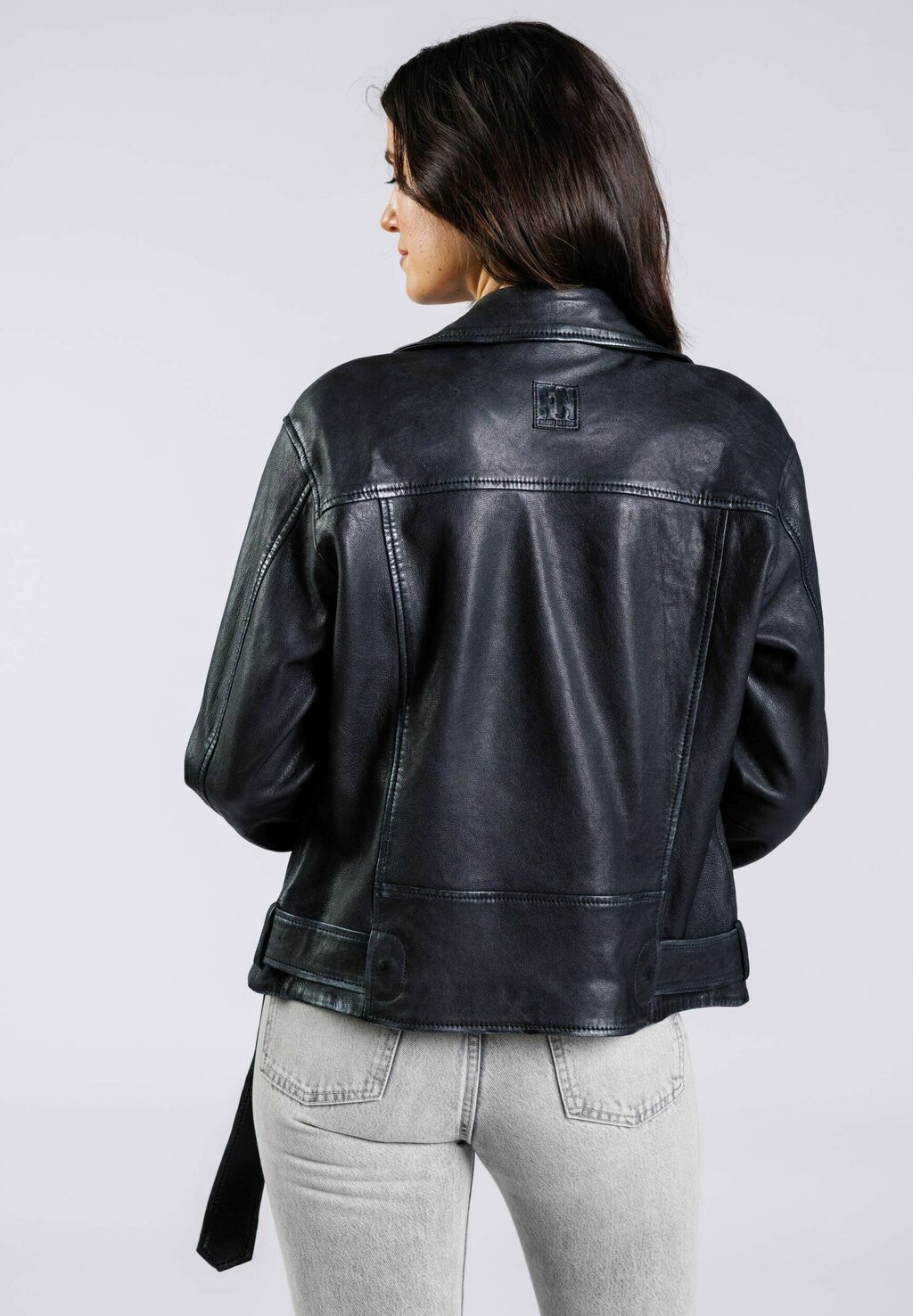 Кожаная куртка BE PERFECTO Freaky Nation, серый
Кожаная куртка BE PERFECTO Freaky Nation, серый