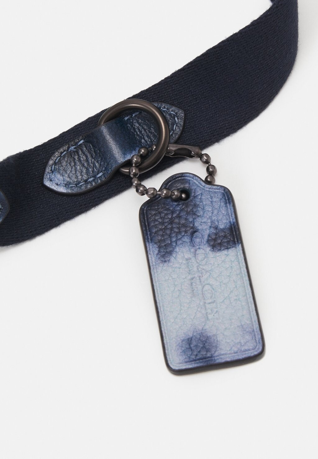 Поясная сумка CHARTER BELT BAG TIE DYE PRINTED Coach, темно-синий
Поясная сумка CHARTER BELT BAG TIE DYE PRINTED Coach, темно-синий