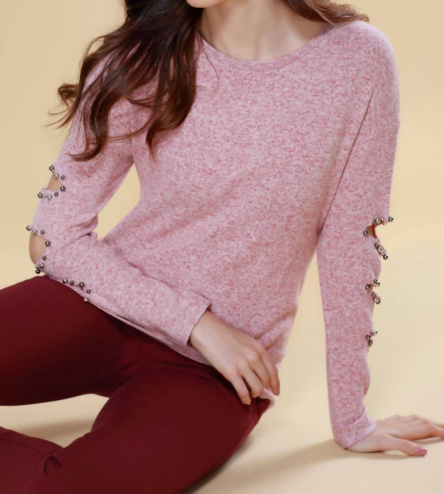 Топ с вырезами на рукавах и отделкой бисером Avianna Kashmira в розовом цвете french kyss 
Топ с вырезами на рукавах и отделкой бисером Avianna Kashmira в розовом цвете french kyss