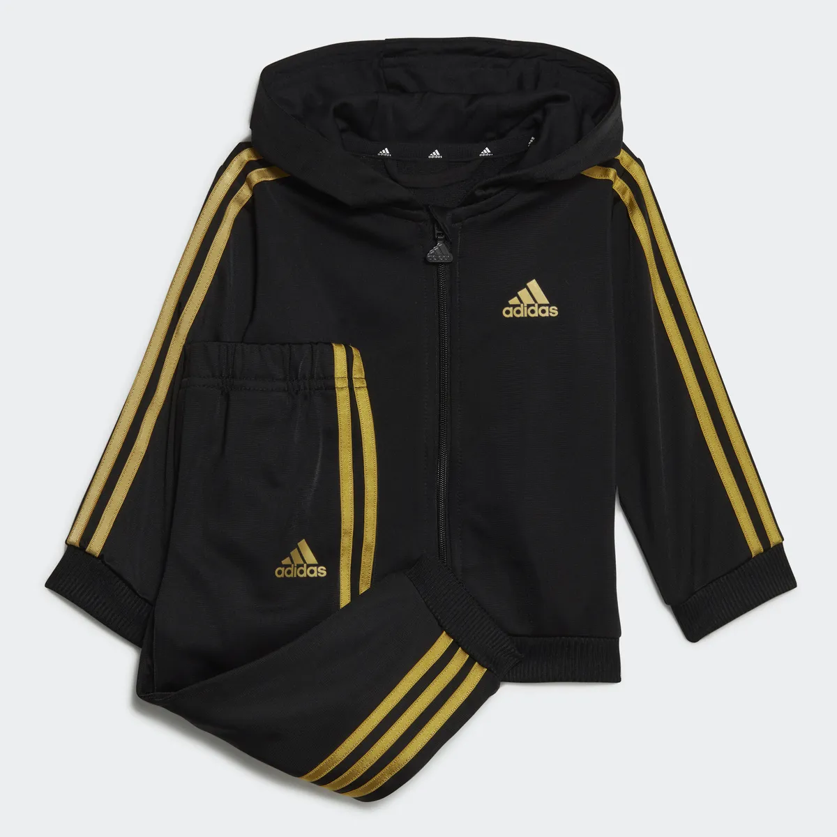 Спортивный костюм Adidas Sportswear "I 3S SHINY TS" (2 шт.), для малышей и малышей, цвет Black / Gold Metallic
Спортивный костюм Adidas Sportswear "I 3S SHINY TS" (2 шт.), для малышей и малышей, цвет Black / Gold Metallic