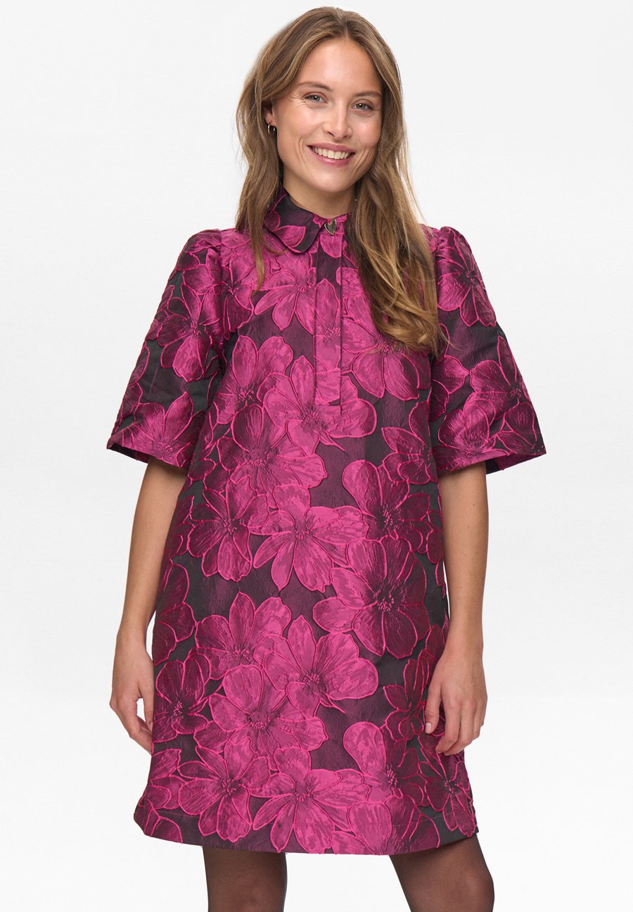 Платье Nümph Shirt dress, Fandango Pink/Pink
Платье Nümph Shirt dress, Fandango Pink/Pink