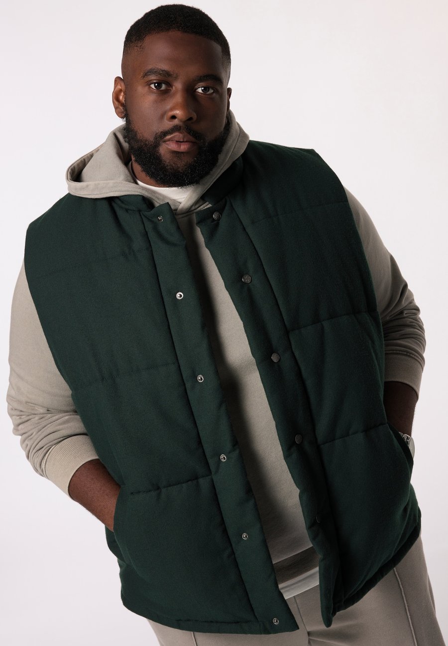 Куртка STHUGE Waistcoat, Midnight Green/Dark Green
Куртка STHUGE Waistcoat, Midnight Green/Dark Green