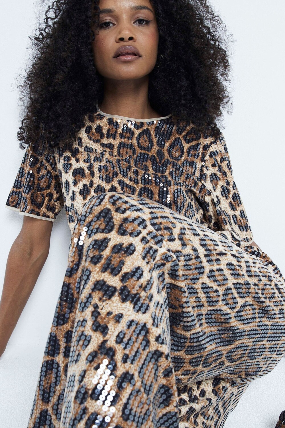 Брюки с леопардовым принтом и пайетками River Island, коричневый
Брюки с леопардовым принтом и пайетками River Island, коричневый