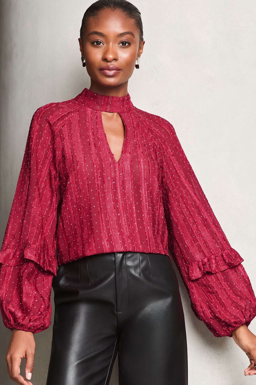 Блузка из шифона с выжженным вырезом Lipsy, красный
Блузка из шифона с выжженным вырезом Lipsy, красный