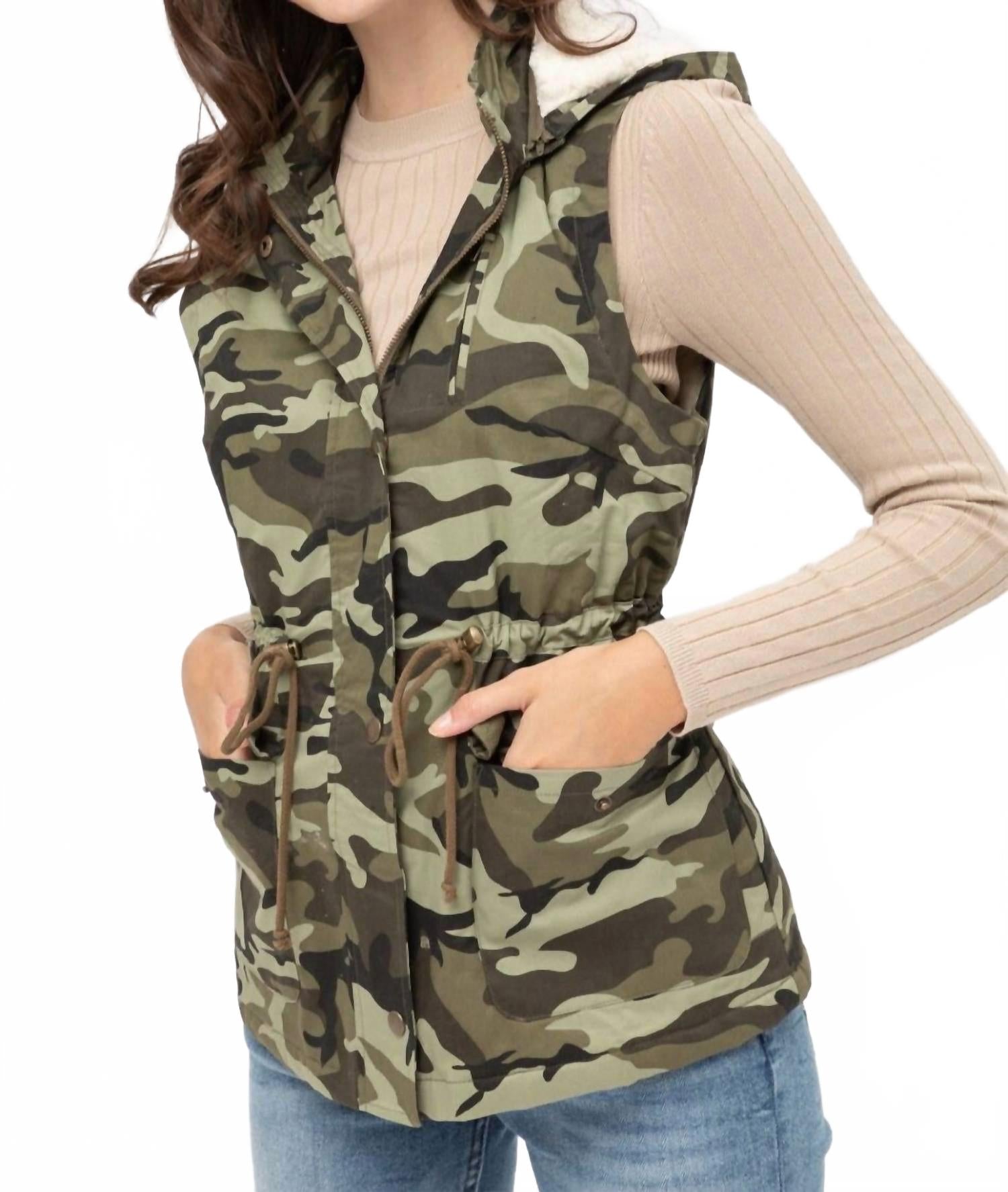 Камуфляжный худи на молнии с завязками в зеленом цвете LOVE TREE
Камуфляжный худи на молнии с завязками в зеленом цвете LOVE TREE