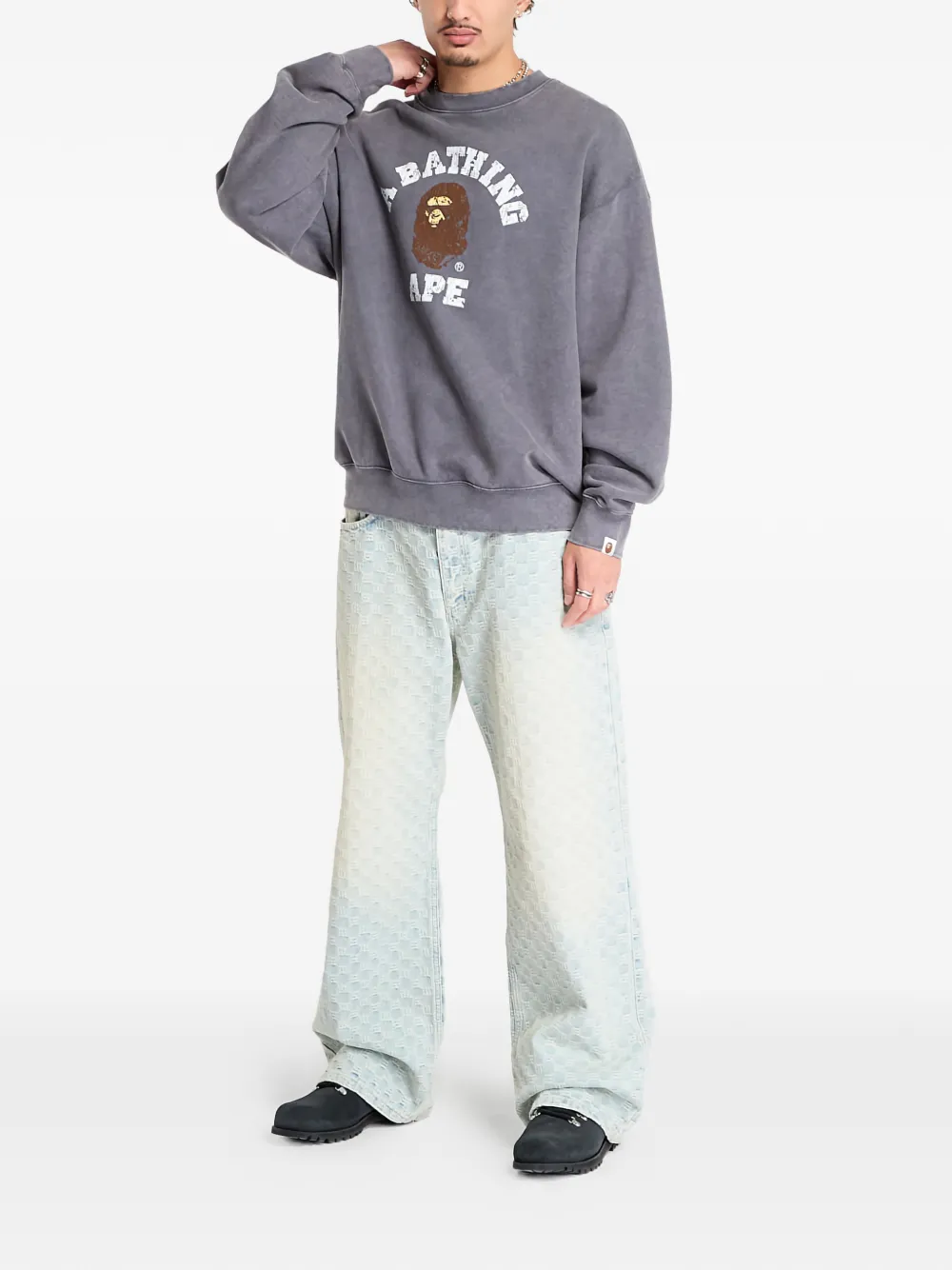 Свитшот с круглым вырезом A Bathing Ape, серый
Свитшот с круглым вырезом A Bathing Ape, серый