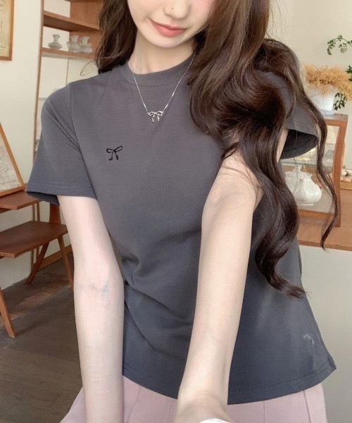 Футболка с вышивкой SHEPP, угольно-серый
Футболка с вышивкой SHEPP, угольно-серый