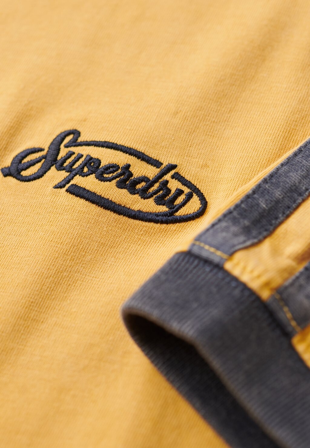 Футболка с принтом ESSENTIAL RETRO STRIPED Superdry, желтый
Футболка с принтом ESSENTIAL RETRO STRIPED Superdry, желтый