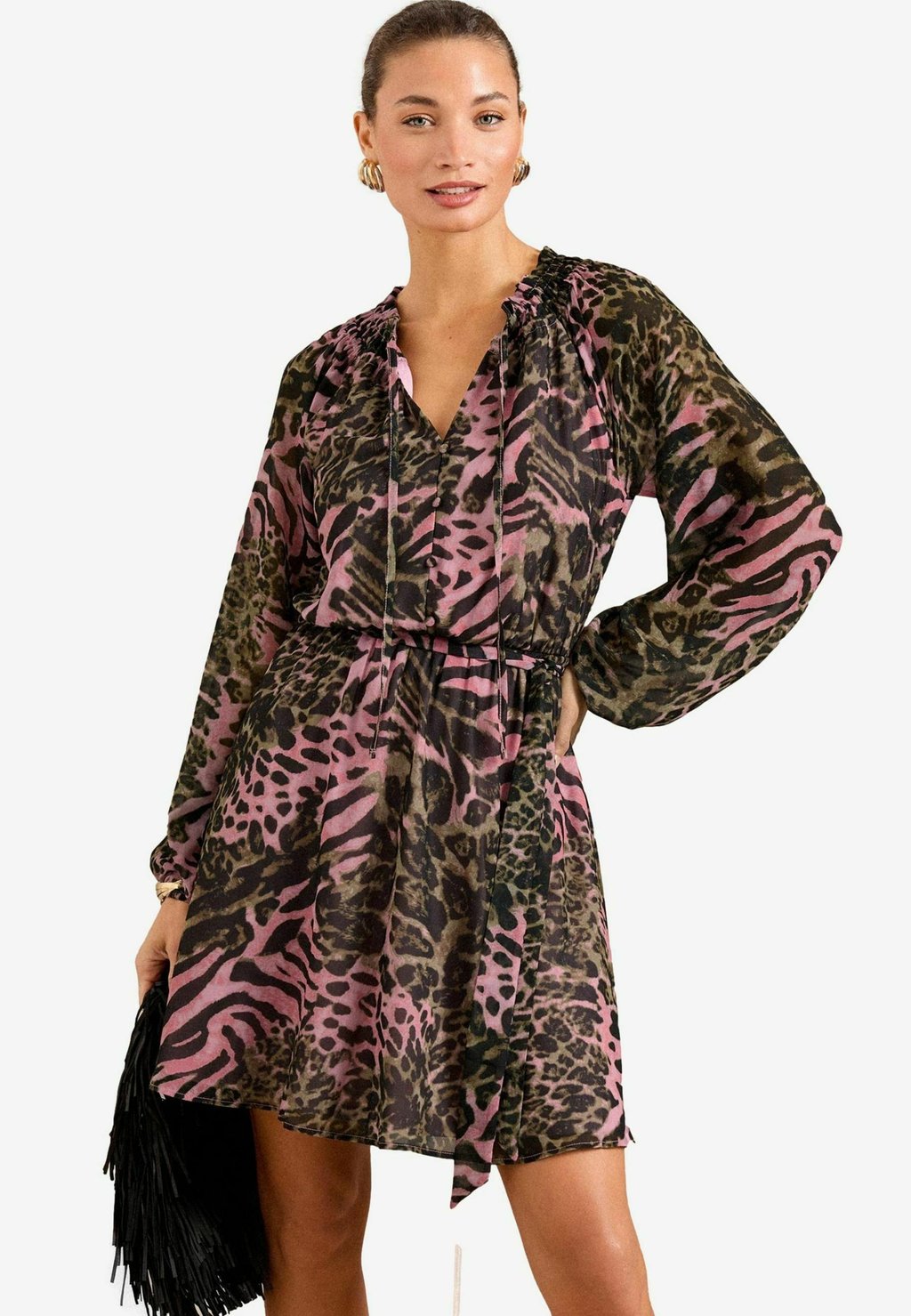 Повседневное платье REGULAR FIT Love & Roses, зеленый
Повседневное платье REGULAR FIT Love & Roses, зеленый