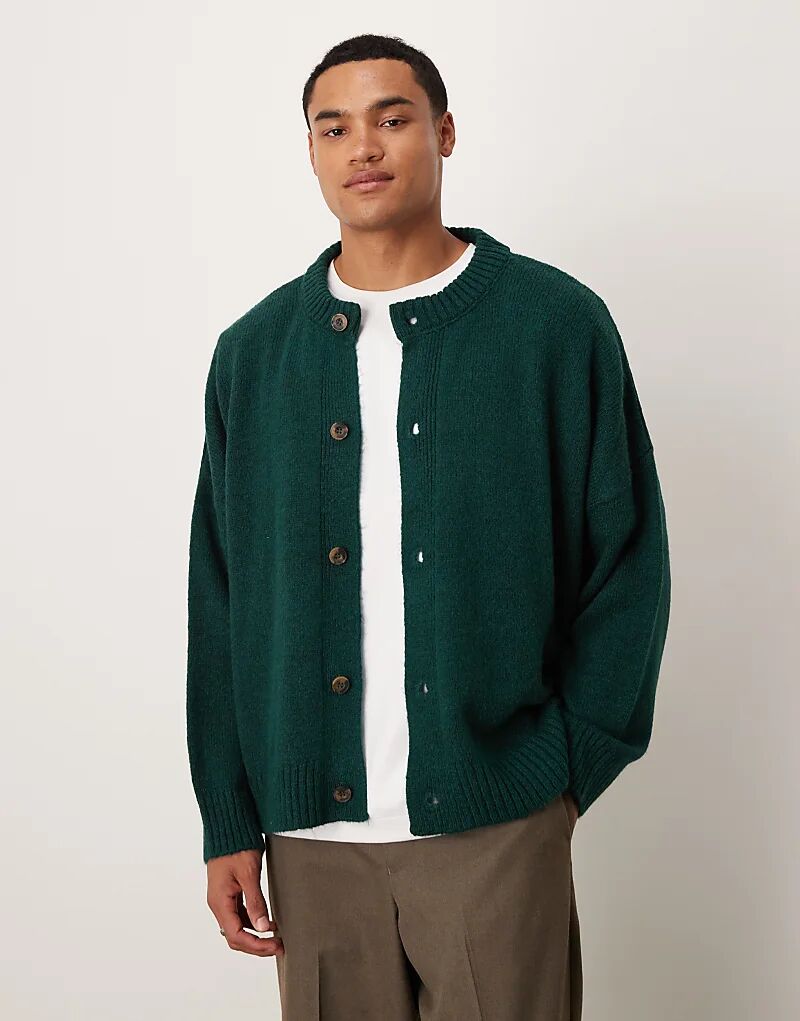 Свободный трикотажный кардиган ASOS DESIGN с круглым вырезом, очень свободного кроя, темно-зеленого цвета
Свободный трикотажный кардиган ASOS DESIGN с круглым вырезом, очень свободного кроя, темно-зеленого цвета