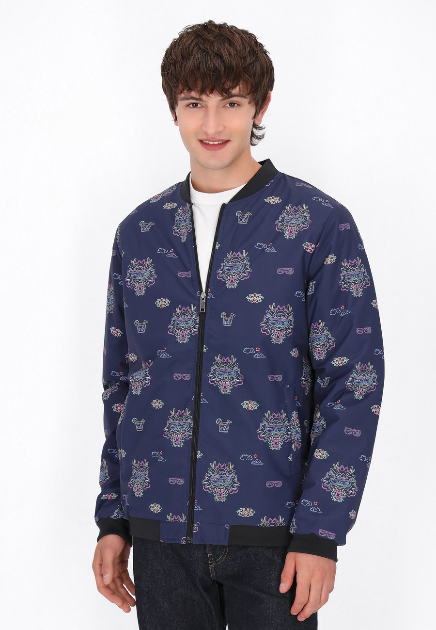 Куртка Mo Bomber Jacket, Navy Multicolor/Dark Blue
Куртка Mo Bomber Jacket, Navy Multicolor/Dark Blue